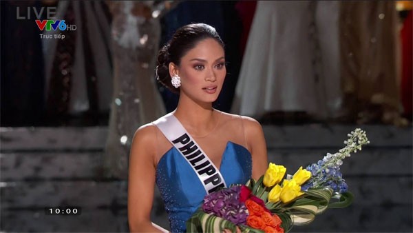 Người đẹp Philippines - Pia Alonzo Wurtzbach vừa trải qua những giây phút vô cùng sửng sốt khi biết tin mình đăng quang  Hoa hậu Hoàn Vũ 2015. Đêm chung kết Hoa hậu Hoàn Vũ 2015 kéo dài 3 giờ đồng hồ và có lẽ chưa khi nào phần công bố kết quả của cuộc thi lại bất ngờ đến như vậy.